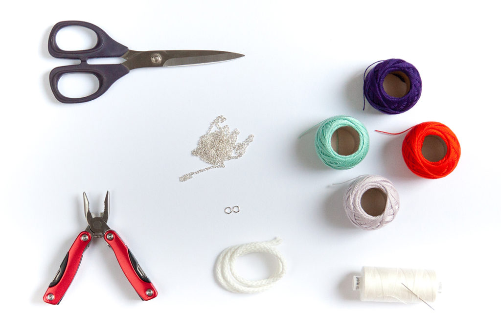 DIY Yarn Necklace DIY tutorial YES! we made this