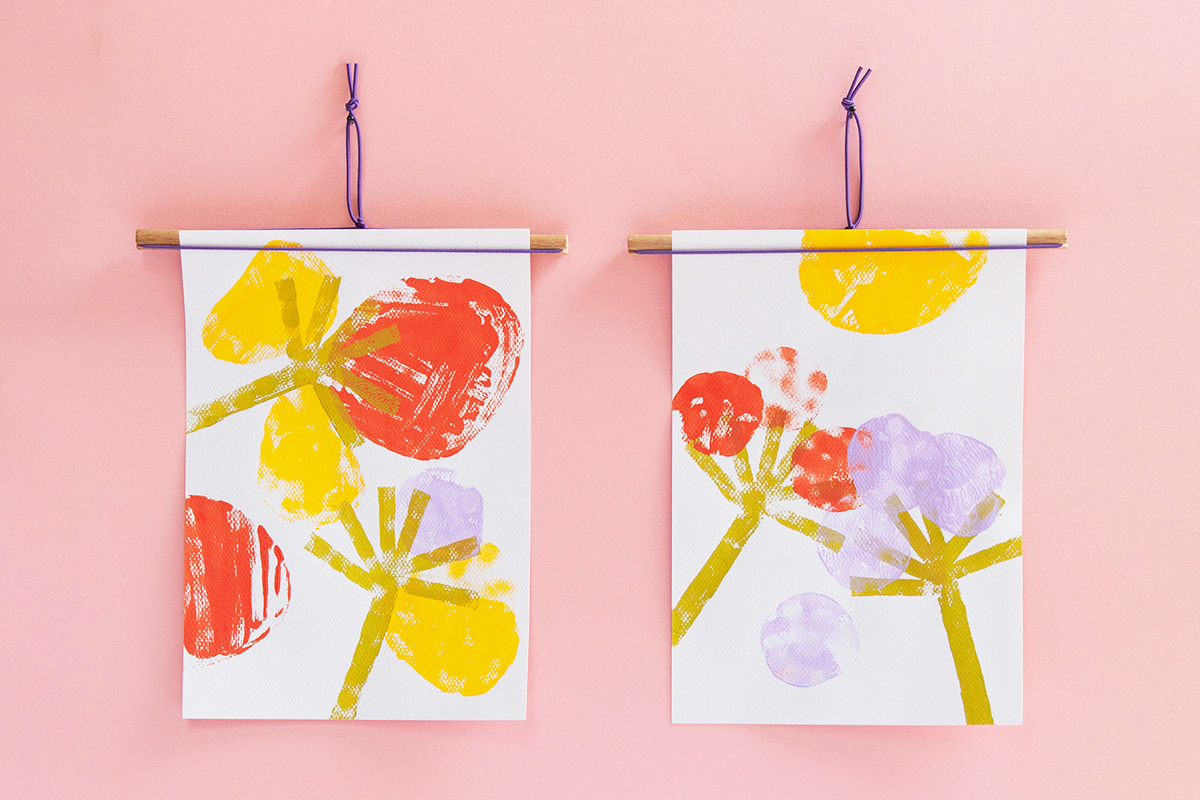 DIY Artwork Display - Learn how to make an easy hanging art display. - www.yeswemadethis.com
