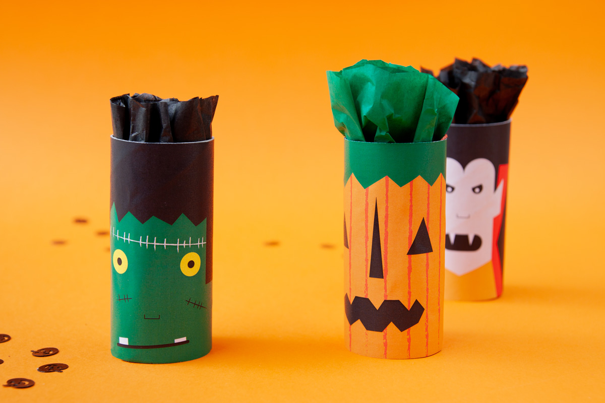 Halloween Treat Bags Paper Halloween Craft Idea YES! we made this